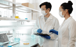 4-tips-organizing-your-lab-to-create-more-space-omni-mass-spec-benches