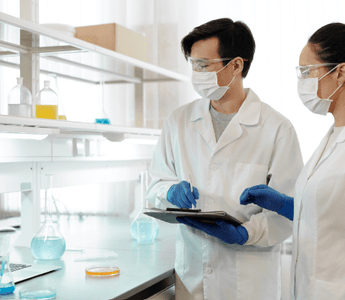 4 Tips for Organizing Your Lab to Create More Space | Lab Bench | OMNI ...