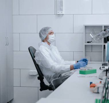 What To Look For in a Quality Lab Bench
